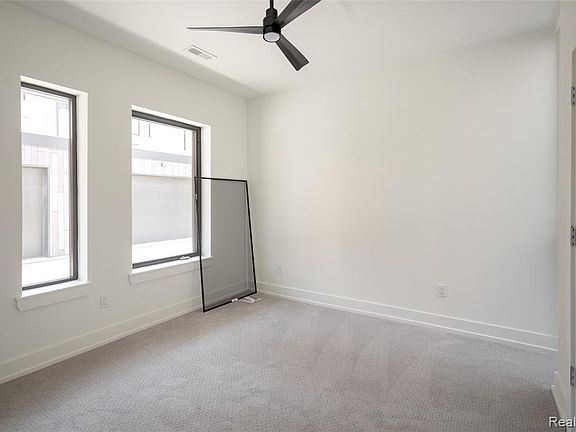 5th image of 221 Alfred St #5MTK5S