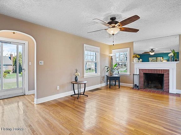 5th image of 940 Ardmore Dr