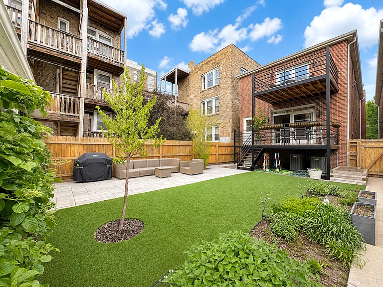 4444 N Winchester Ave — Photo 35