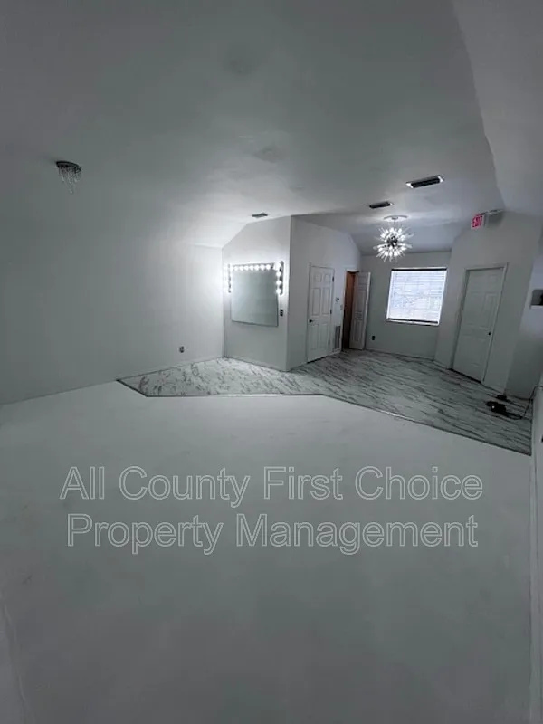 Studio, 1.0 bath, 450 sqft, $1,100 — Photo 4