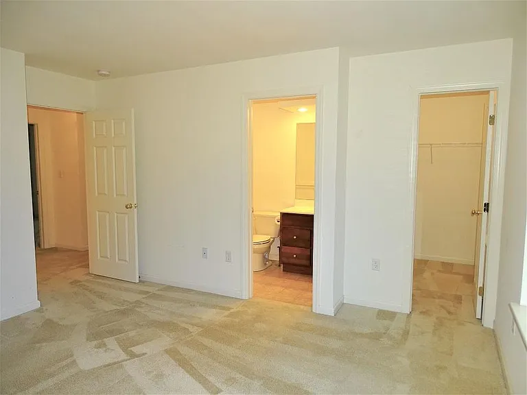 2527 Oakwood Ln — Photo 13