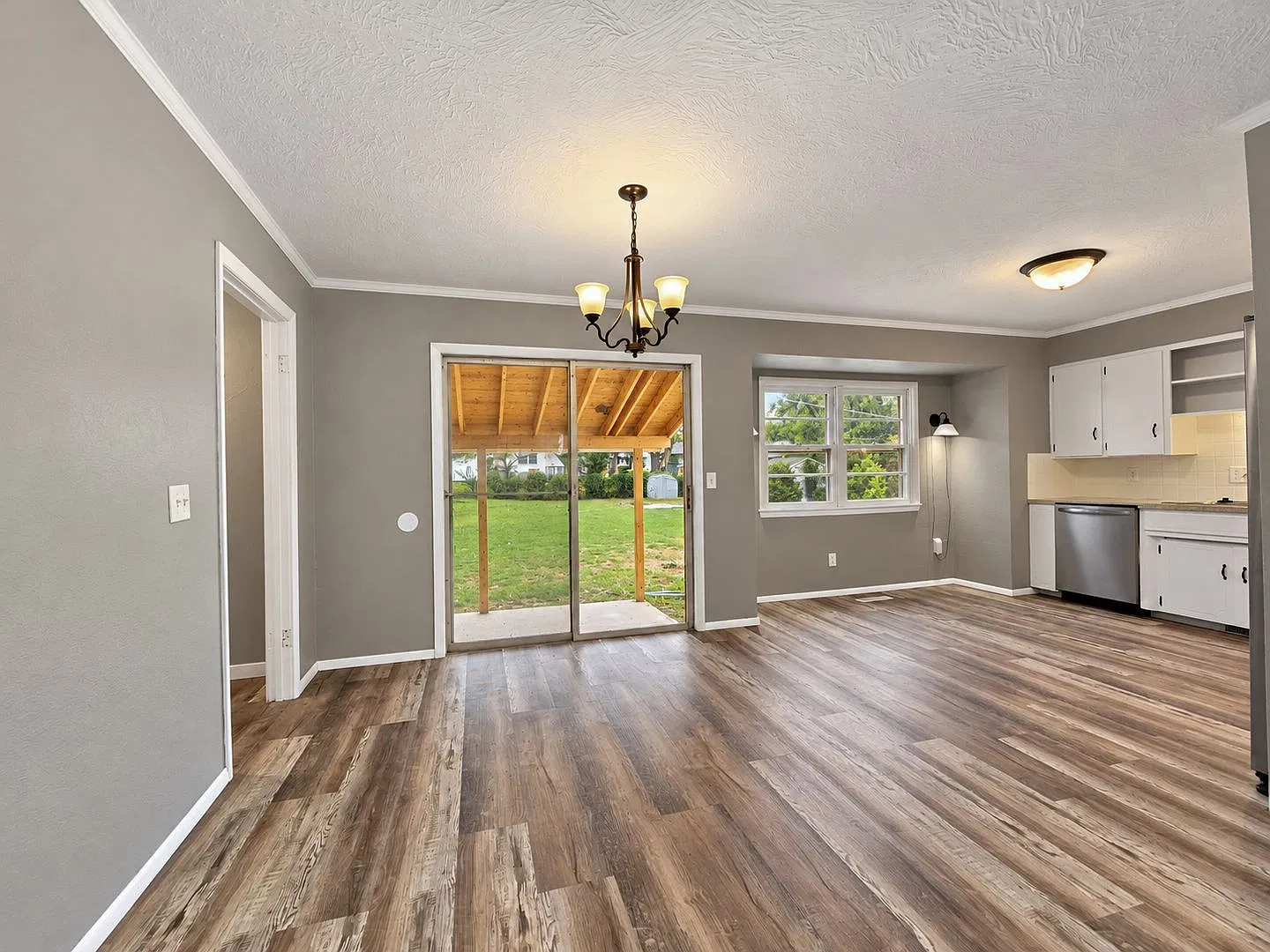 3 Bedroom | 1.5 Bath | 2 Car Garage | Pets Welcomed! — Photo 4