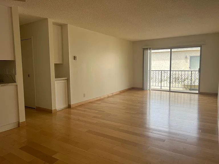 533 Ashland Ave #206 — Photo 6