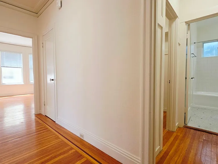 2800 Filbert St — Photo 6