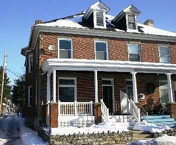 1st image of 136 E North Ave