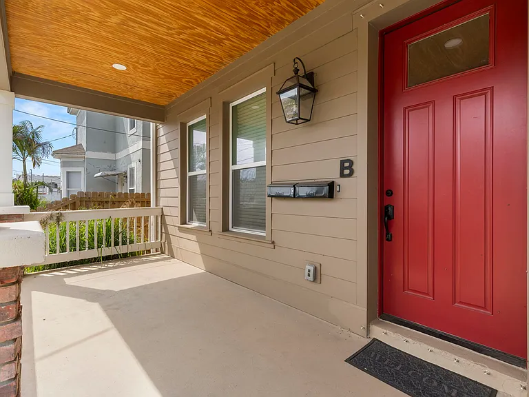 210 E Columbus Dr #1 — Photo 4