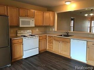 4th image of 28143 Carlton Way Dr #1