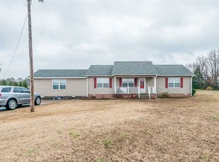 2332 Roberts Rd, Lexington, TN 38351