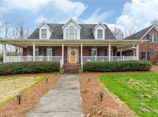 5100 Woodberry Forest Rd, Greensboro, NC 27406