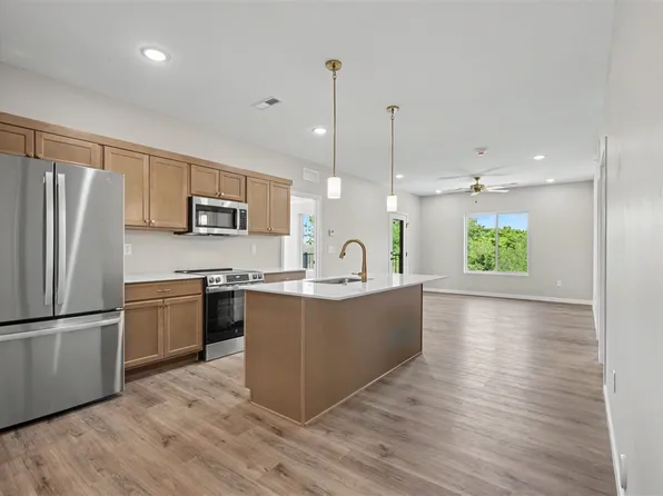 4428 Deer Creek Rd #302, Iowa City, IA 52246