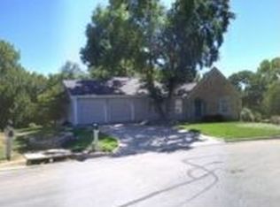 3017 Wellington Ct, Lawrence, KS 66049