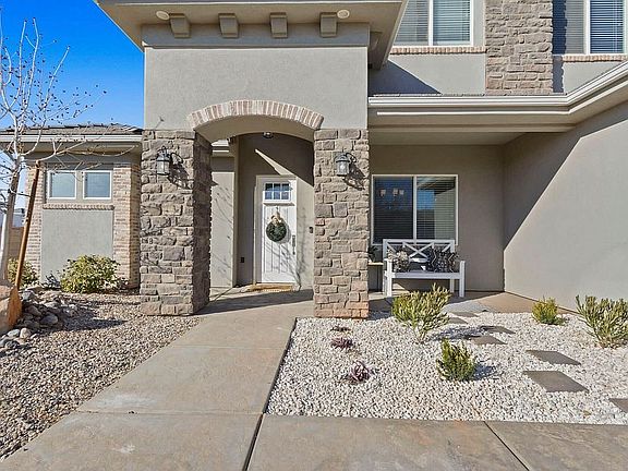 2nd image of 2727 E Horseman Park Dr