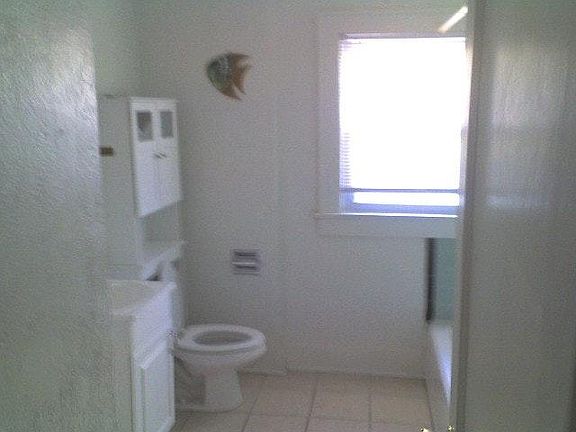 2nd image of 1945 E Ocean View Ave