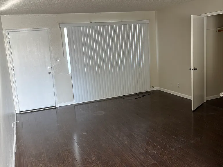 208 Johnson St #17 — Photo 3