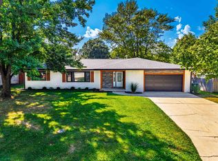 1305 N Greenbriar Rd, Muncie, IN 47304