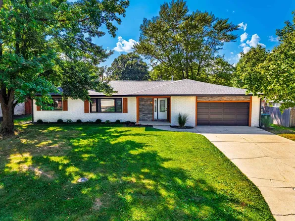 1305 N Greenbriar Rd, Muncie, IN 47304