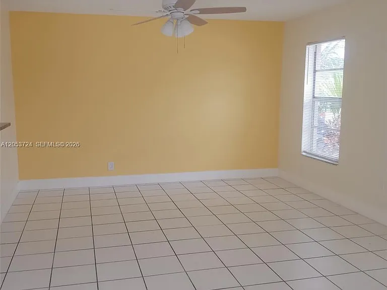 6123 SW 4th Pl — Photo 3