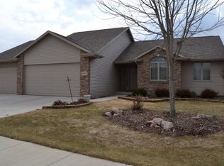 1951 White Wolf Ln, Kaukauna, WI 54130