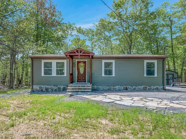 9894 Breezeway Ter, Tobyhanna, PA 18466