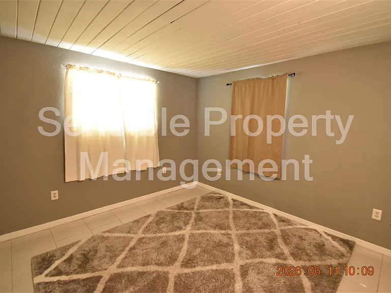 1906 E Bougainvillea Ave — Photo 15
