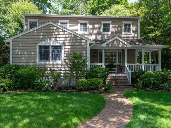 8 Renville Court, Mill Neck, NY 11765