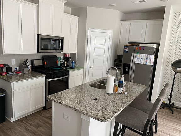 2nd image of 602 Reese Ln