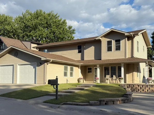 51 Lakewood Villa St, Council Bluffs, IA 51501