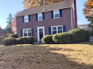 448 Colonial Park Dr, Springfield, PA 19064