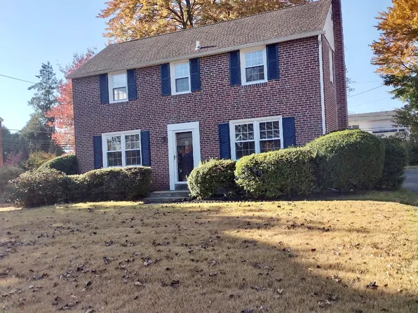 448 Colonial Park Dr, Springfield, PA 19064