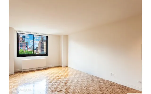 Rented by Douglas Elliman | media 14