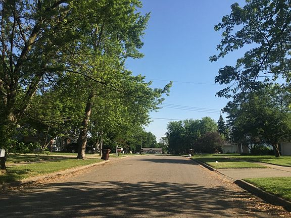 5th image of 812 Princeton Dr