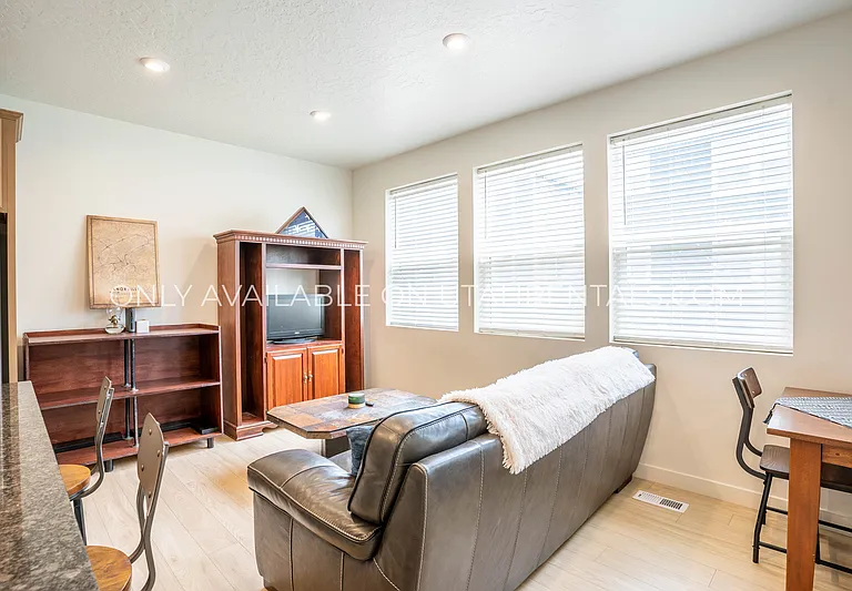 1733 N 1260 E — Photo 5