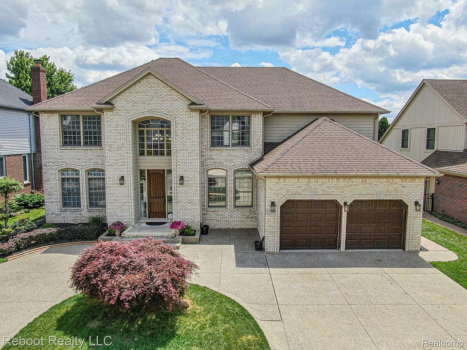1st image of 21294 Ascot Dr