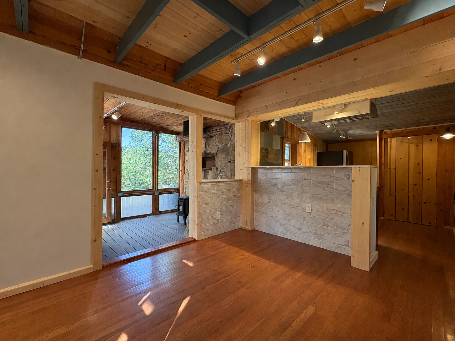 1 bed, 800 sqft, $2,500 — Photo 2