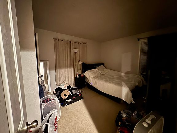 3rd image of 4073 Creamery Way