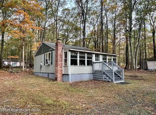 3108 Emerald Lake Dr, East Stroudsburg, PA 18302