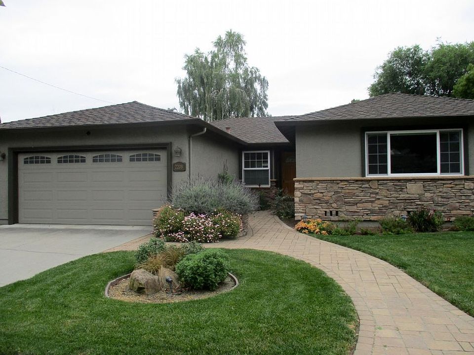 1st image of 2208 Central Park Dr