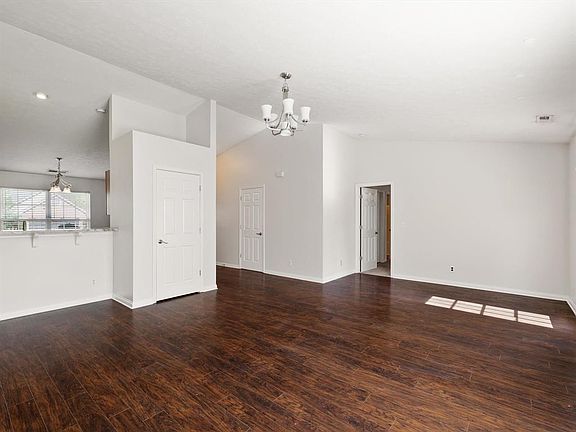5th image of 3104 Avenue Of The Park