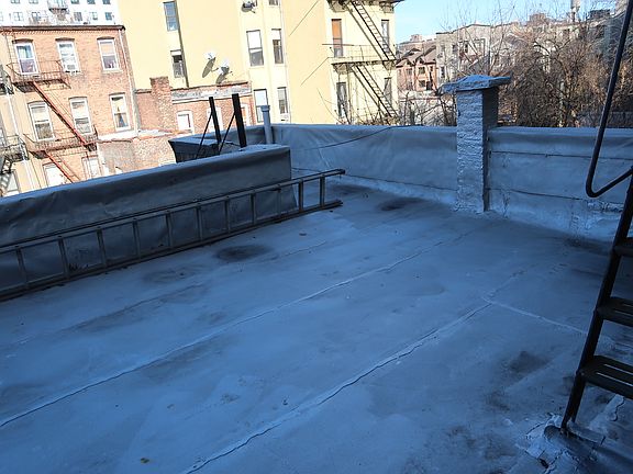 3rd image of 627 Willoughby Ave #5