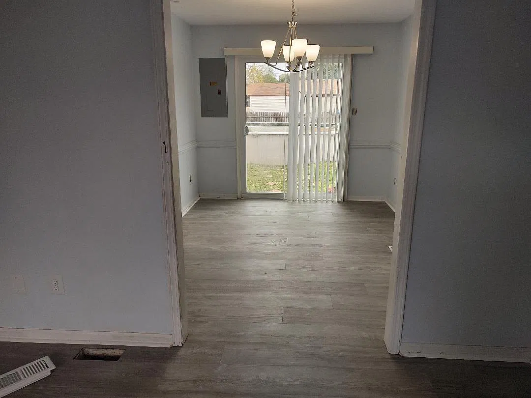 4 bed, 1.5 bath, 1592 sqft, $2,500 — Photo 4