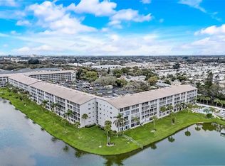 3308 Lake Bayshore Dr #107, Bradenton, FL 34205