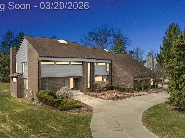 3830 Columbia Dr, Bloomfield Hills, MI 48302