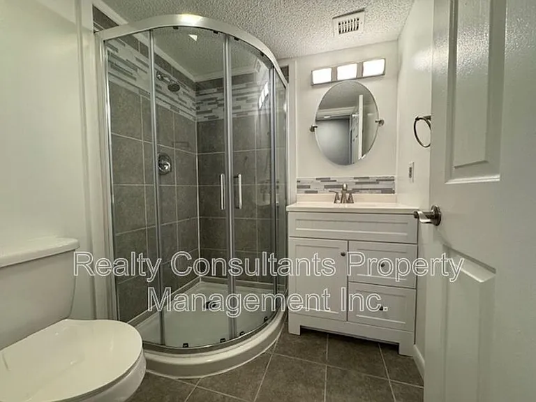 604 E Iredell Ave #7 — Photo 16