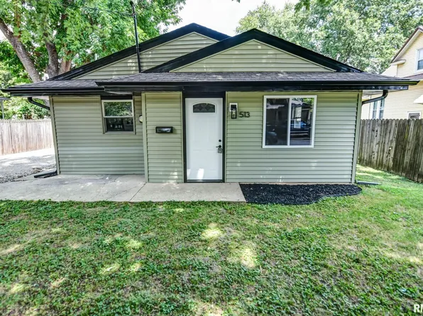 513 E Oak St, Taylorville, IL 62568