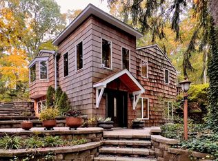 72 Thompson Hay Path, Setauket, NY 11733