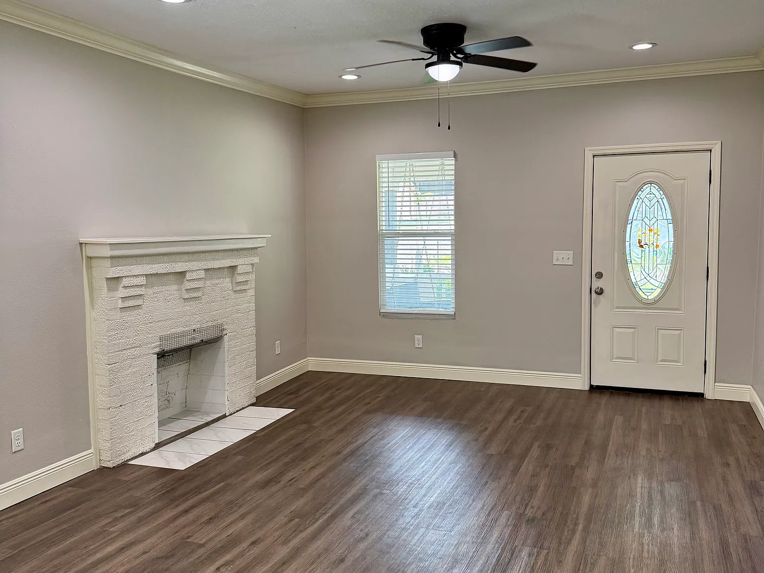 1131 W Chase St — Photo 3