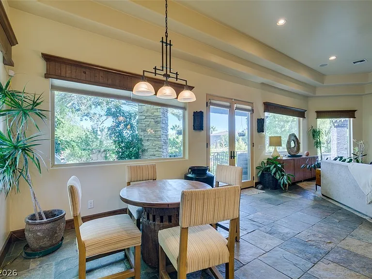 549 Regents Gate Dr — Photo 25