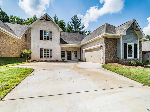 75 Turning Leaf Dr, Union Grove, AL 35175