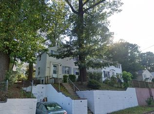 1032 S Dinwiddie St, Arlington, VA 22204