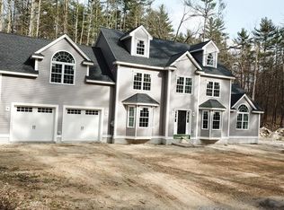 422 Pond St, Dunstable, MA 01827